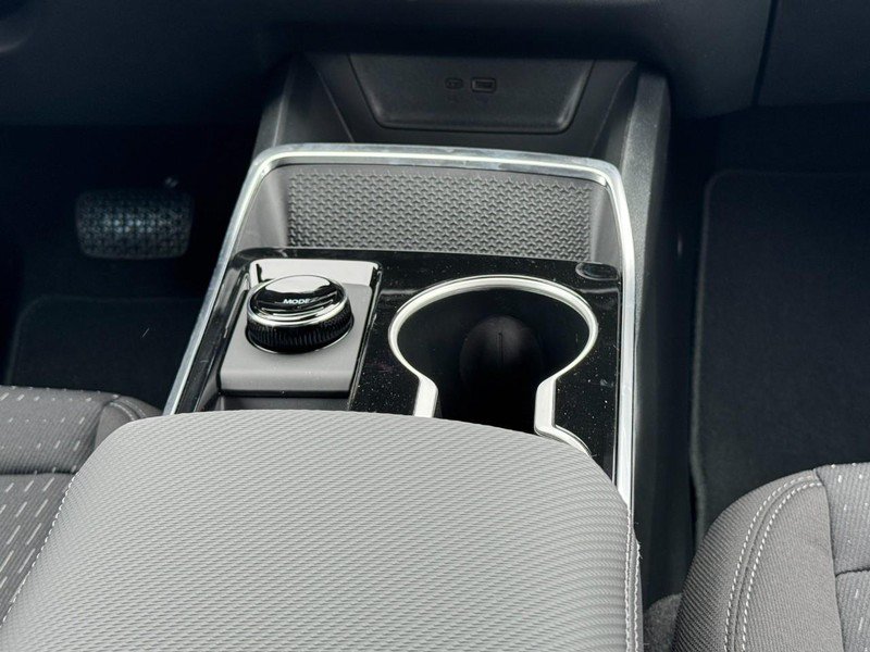 New 2026 Chevrolet Equinox LT w/ Safety and Technology Package FWD image 9