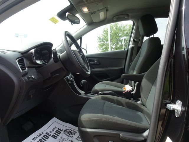 Used 2020 Chevrolet Trax LS w/ Tint and Cruise Package FWD image 10
