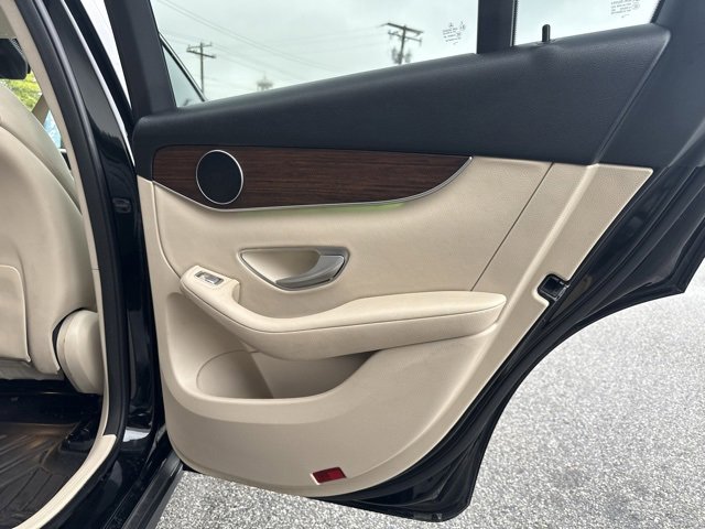 Used 2022 Mercedes-Benz GLC 300 4MATIC image 23