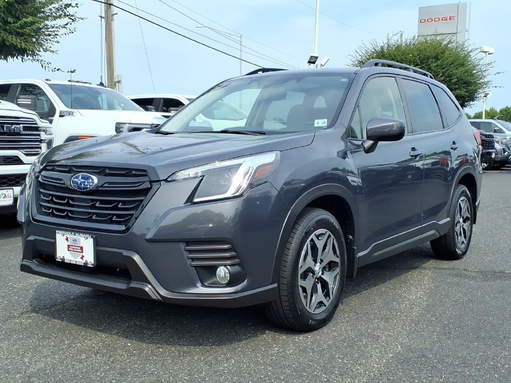 Certified 2023 Subaru Forester Premium w/ Popular Package #2 AWD/4WD image 3