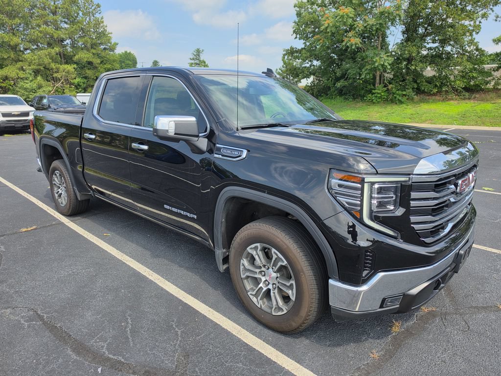 Used 2024 GMC Sierra 1500 SLT AWD/4WD image 3