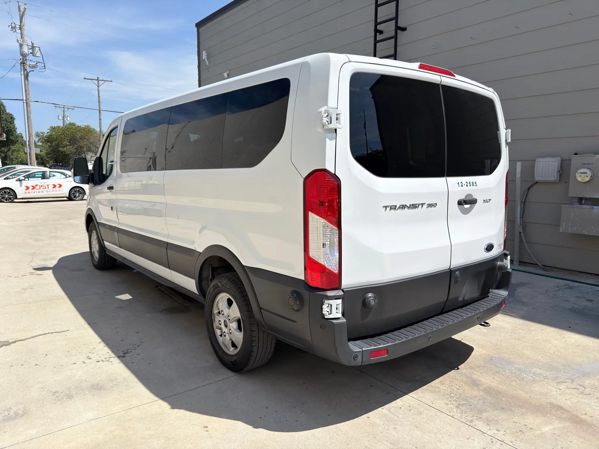 Used 2020 Ford Transit 350 XLT RWD image 4