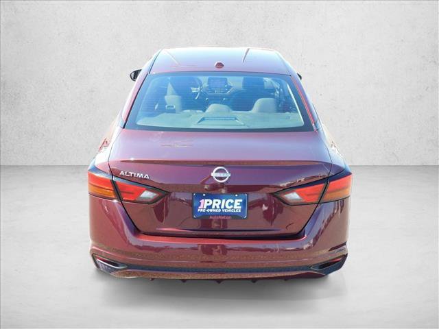 Used 2025 Nissan Altima 2.5 SV FWD image 11