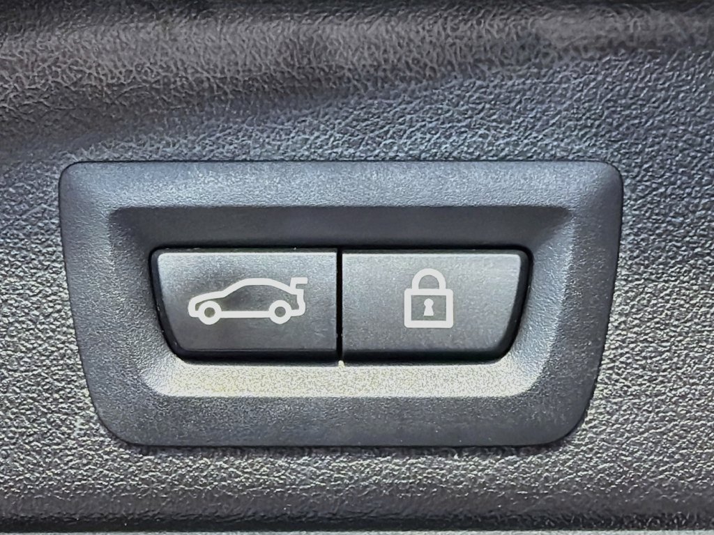 Used 2021 BMW X5 sDrive40i w/ Convenience Package RWD image 13