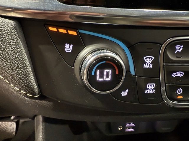 Used 2023 Chevrolet Traverse Premier image 22