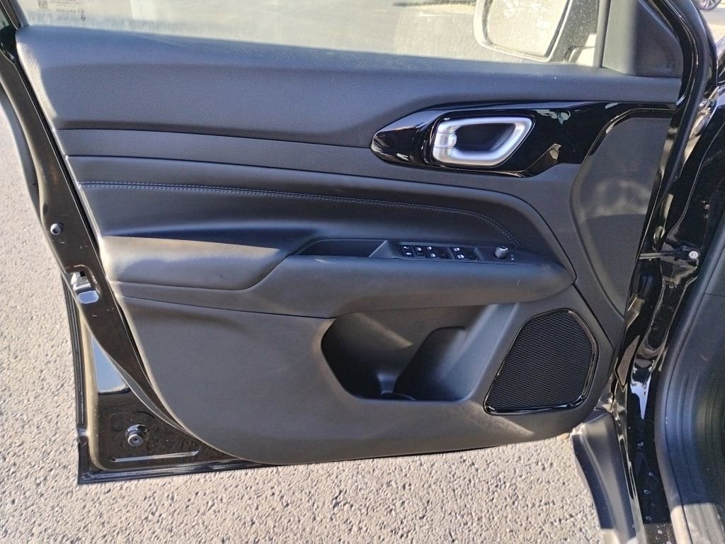 New 2026 Jeep Compass Latitude image 19