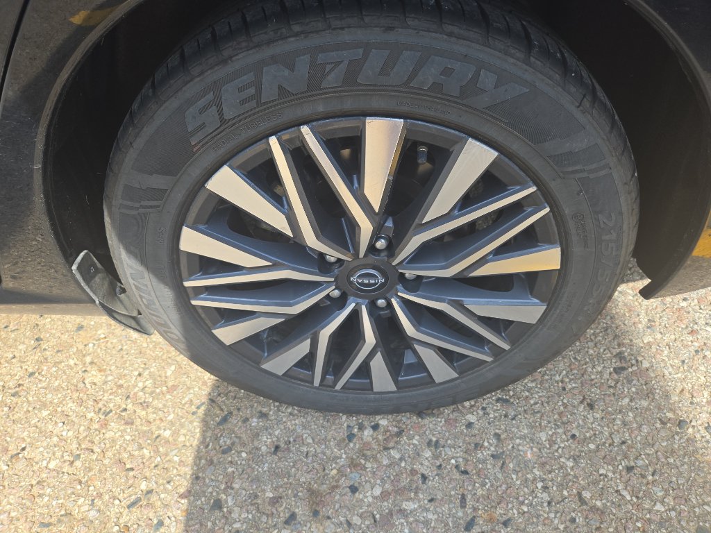Used 2024 Nissan Altima 2.5 SV FWD image 3