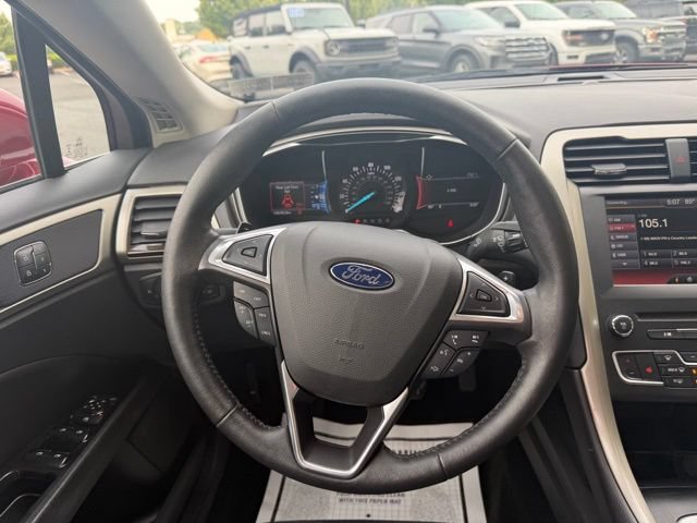 Used 2016 Ford Fusion SE w/ Equipment Group 202A AWD/4WD image 15