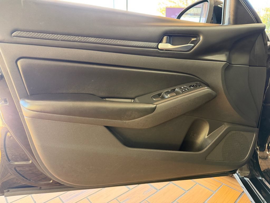 Used 2022 Nissan Altima 2.5 S FWD image 15