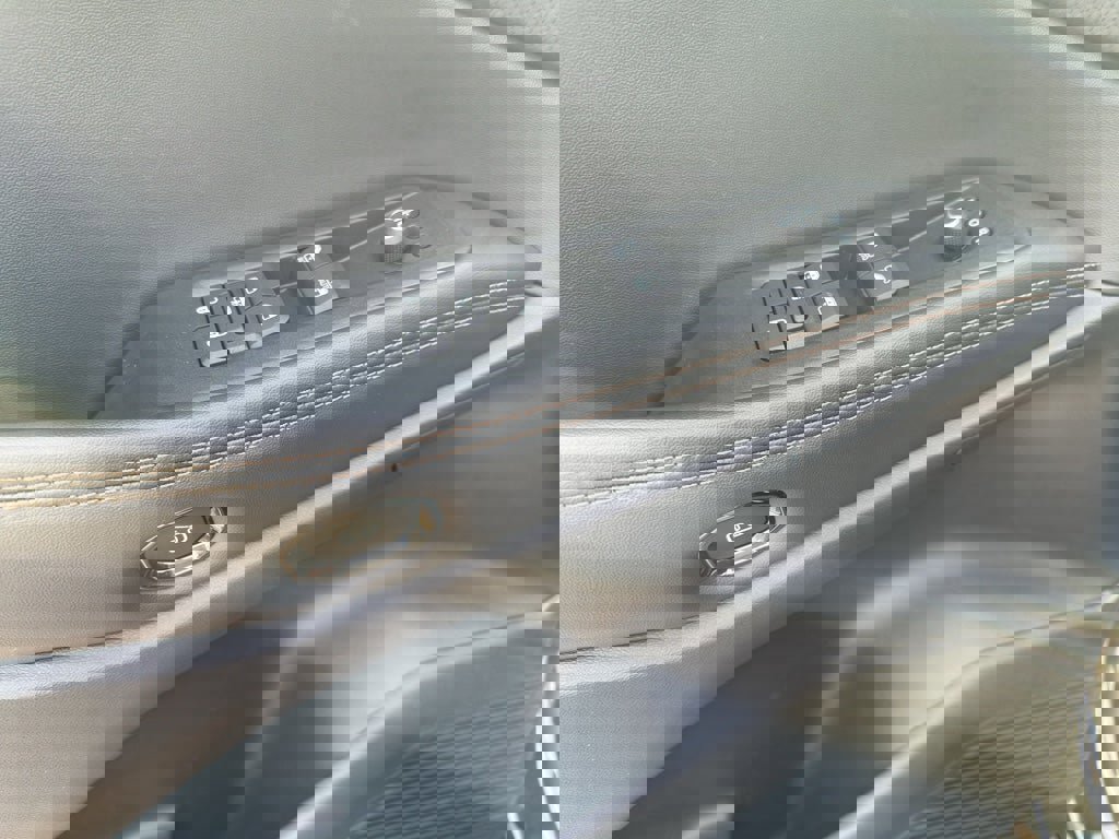 New 2026 Jeep Cherokee Limited image 10