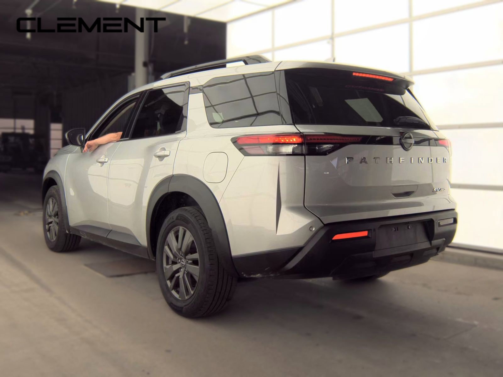 Used 2024 Nissan Pathfinder SV AWD/4WD image 7