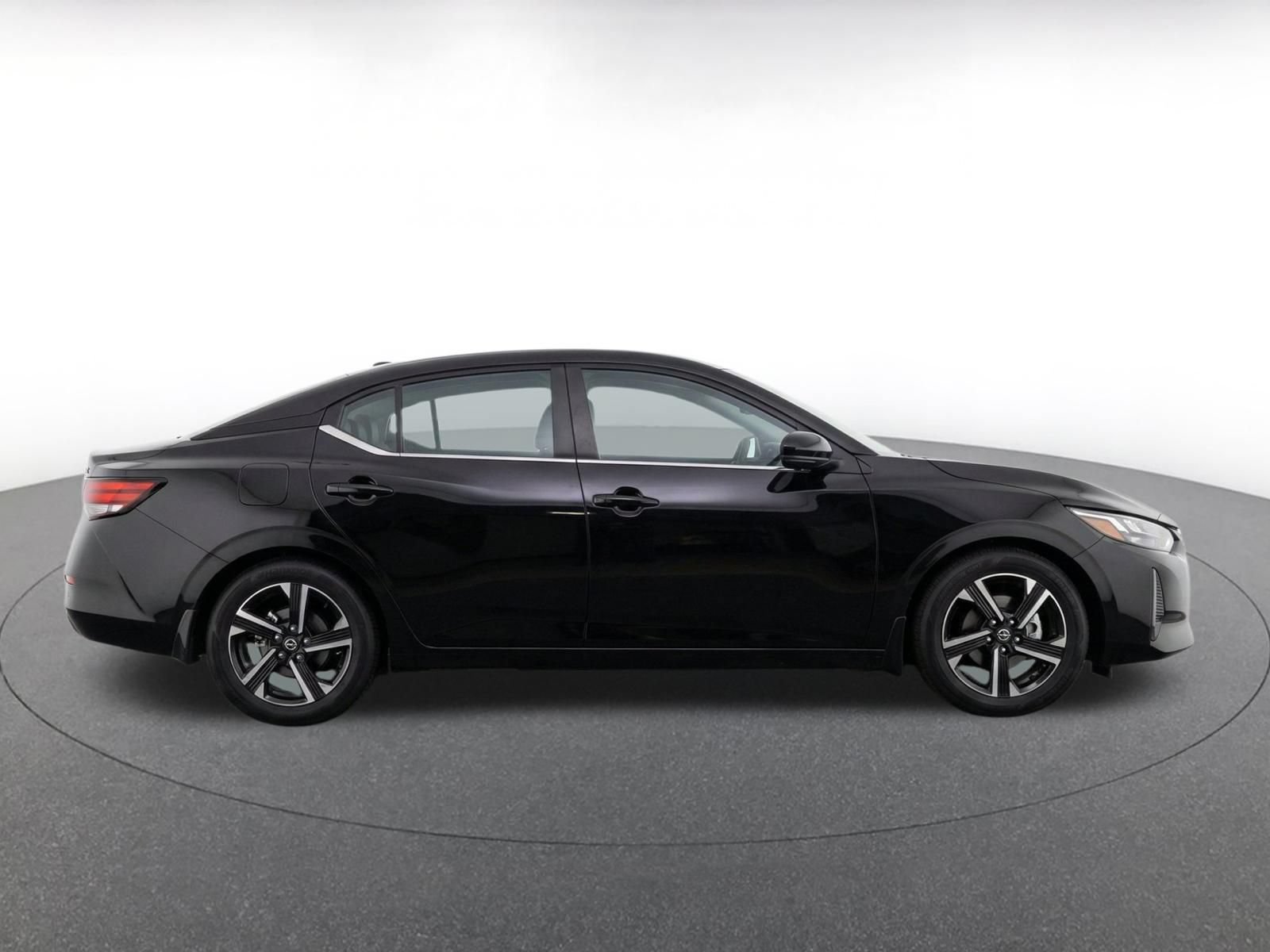 Used 2025 Nissan Sentra SV FWD image 10