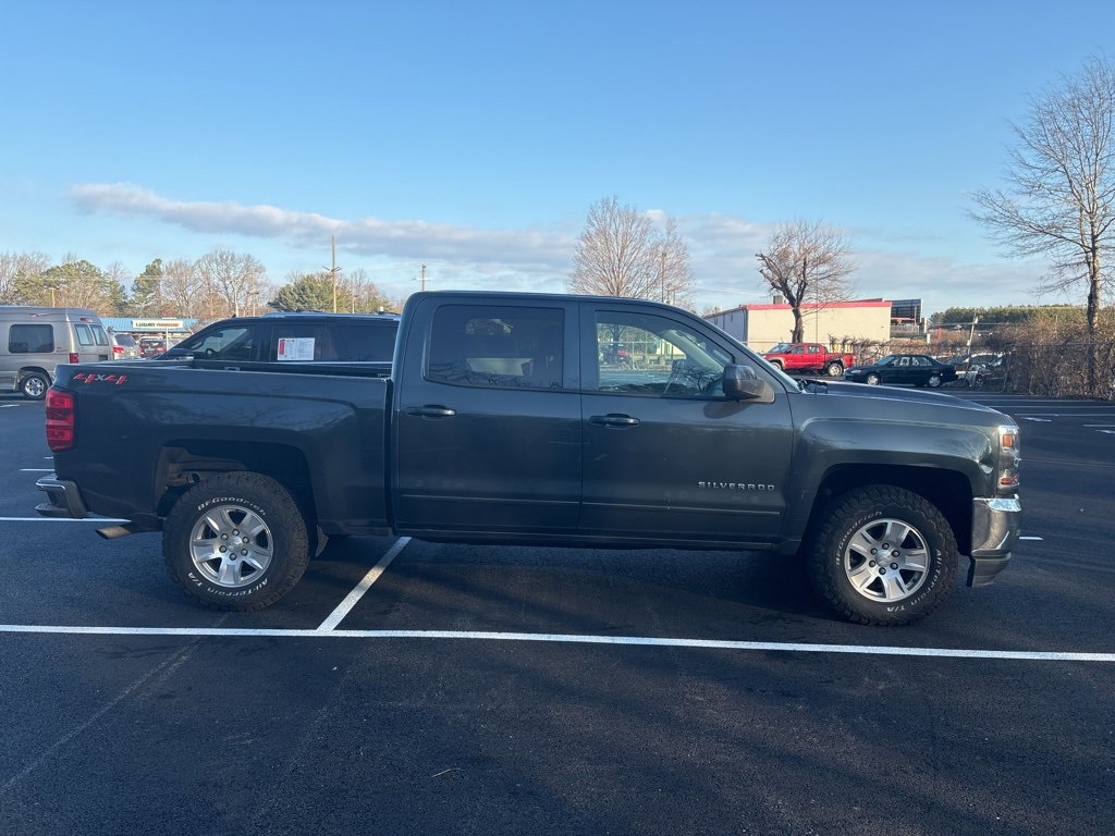 Used 2018 Chevrolet Silverado 1500 LT w/ Trailering Package image 2