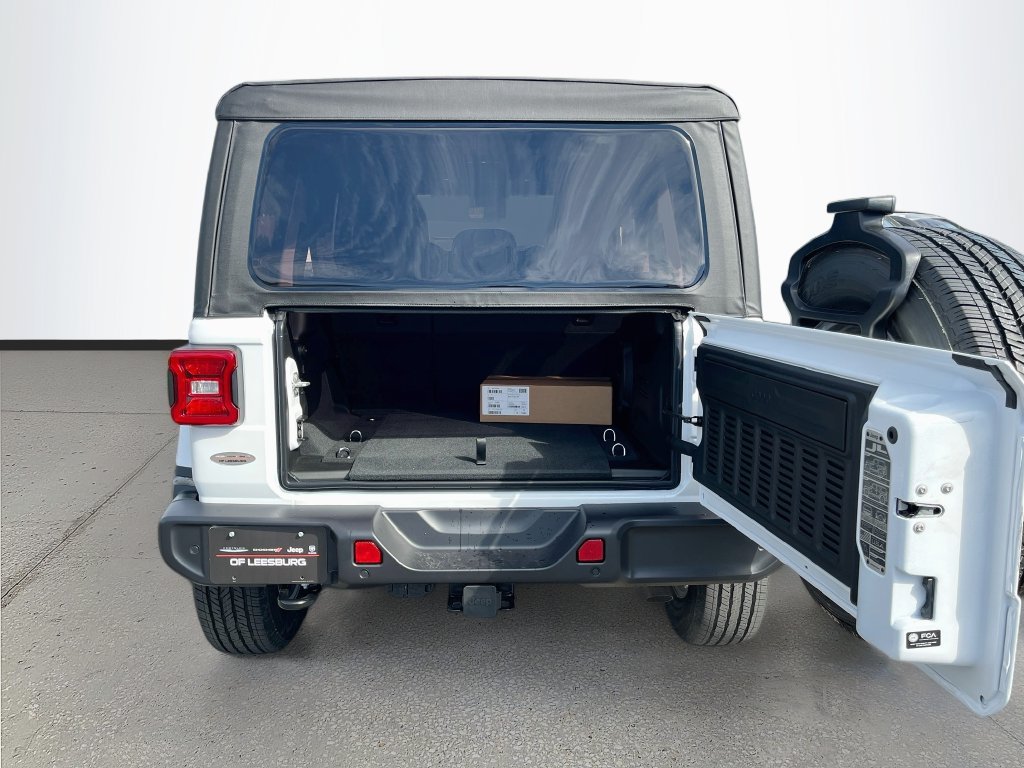 New 2026 Jeep Wrangler Unlimited Sahara AWD/4WD image 25