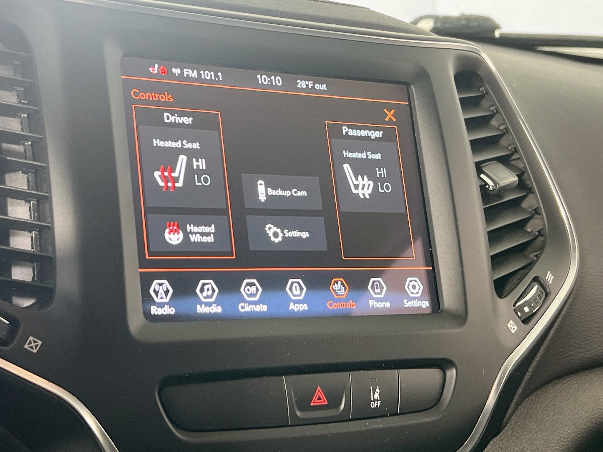 Used 2022 Jeep Cherokee Latitude Lux AWD/4WD image 19