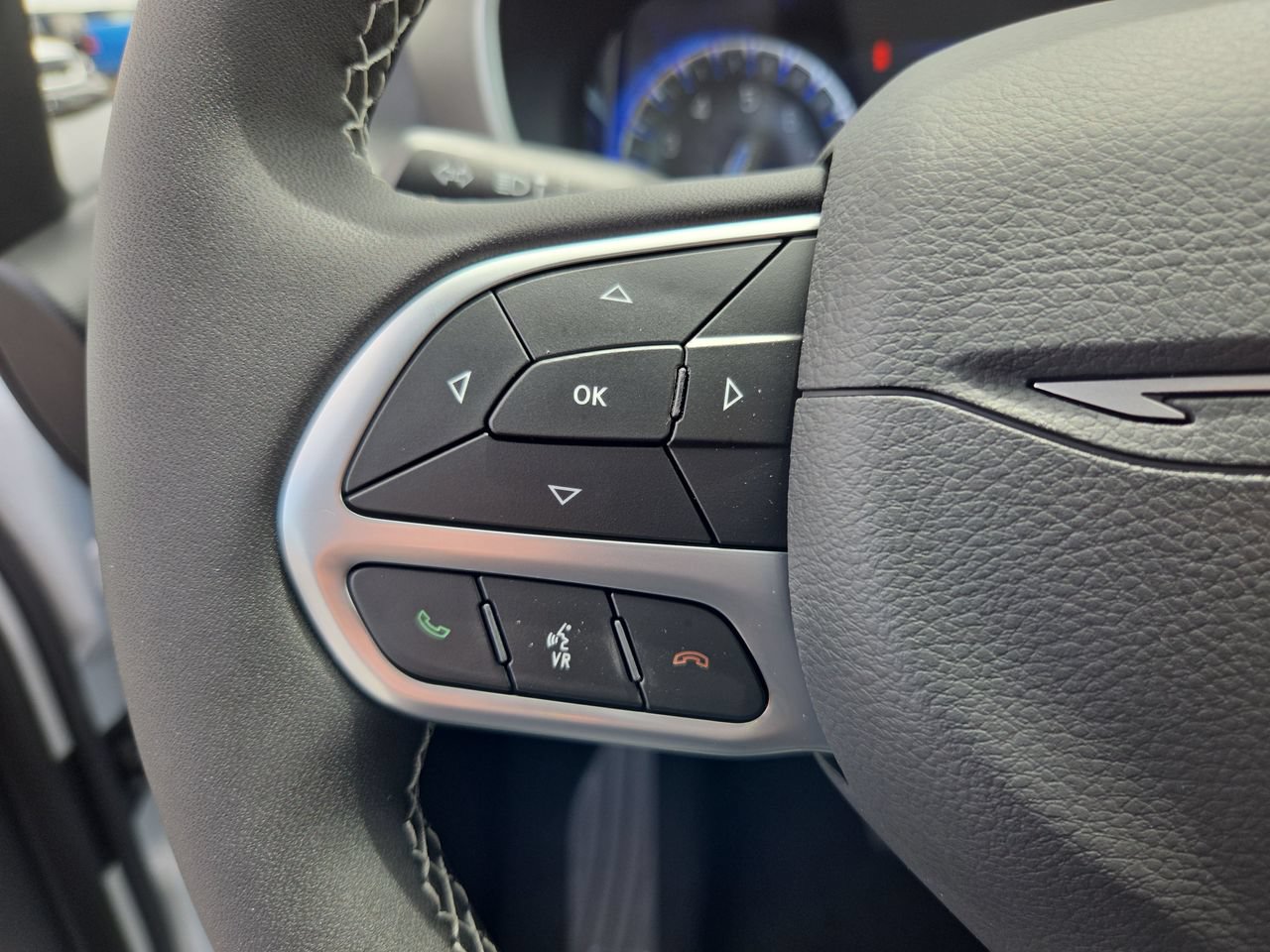 New 2027 Chrysler Pacifica Select w/ Family Tech Group FWD image 30