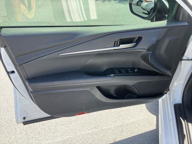 Certified 2025 Toyota Camry SE FWD image 13