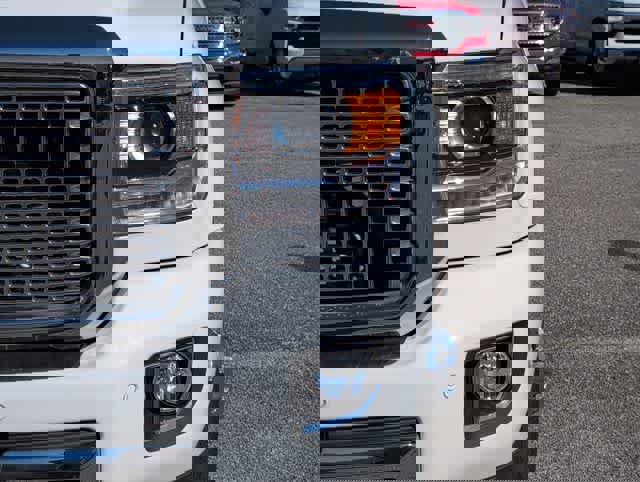 Used 2015 GMC Sierra 3500 Denali w/ Duramax Plus Package image 11