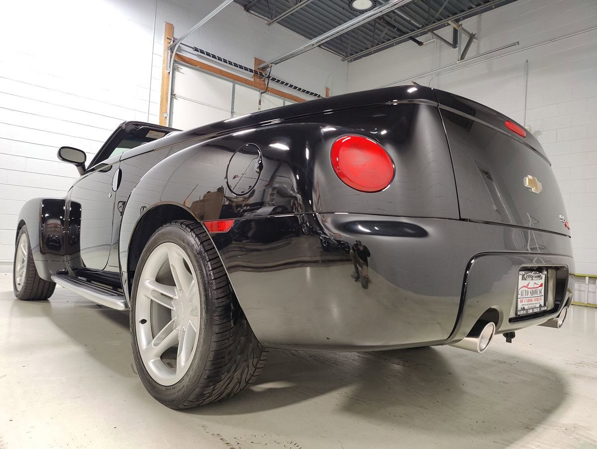 Used 2004 Chevrolet SSR w/ Preferred Equipment Group image 20