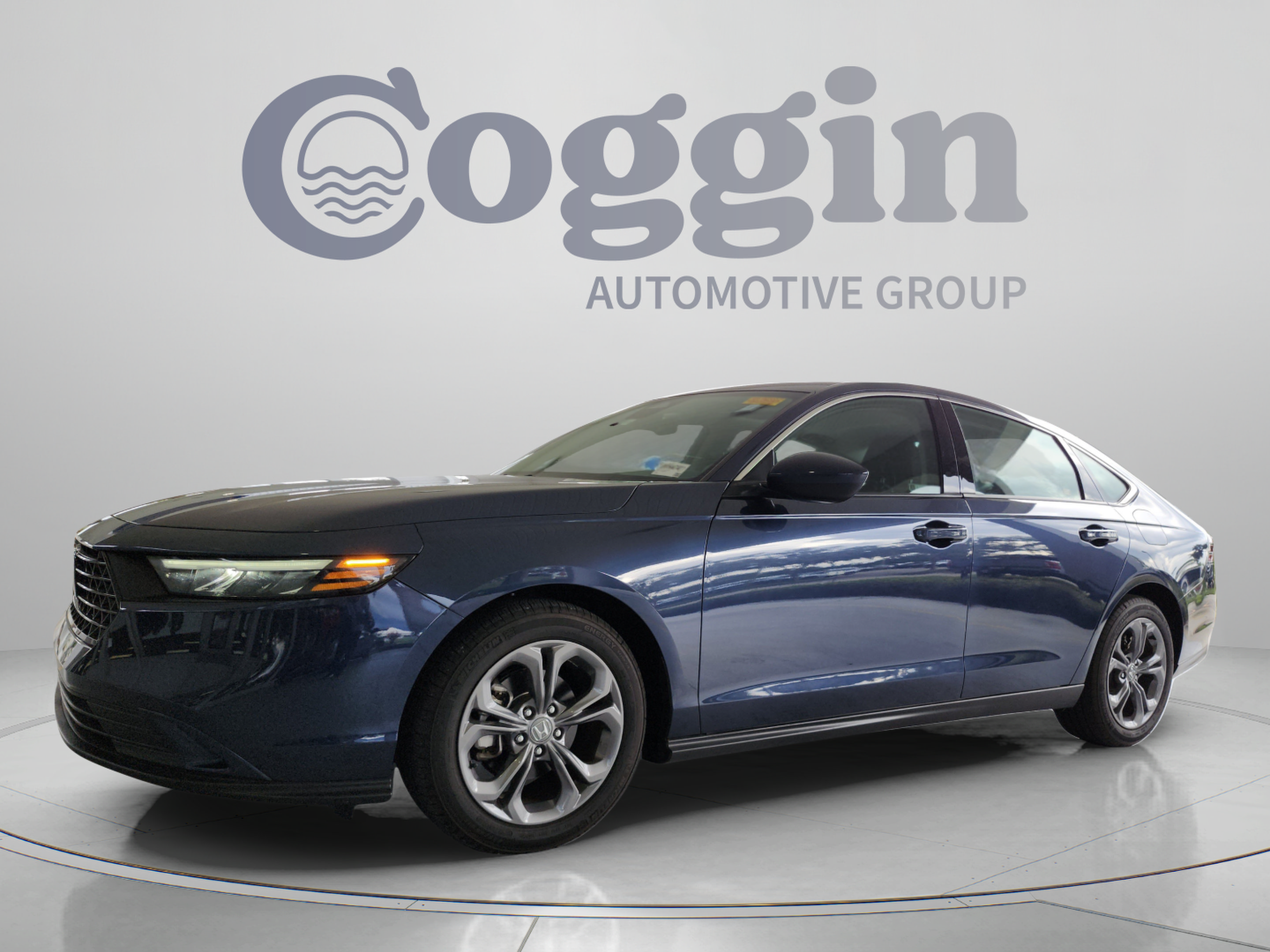Used 2024 Honda Accord EX image 2