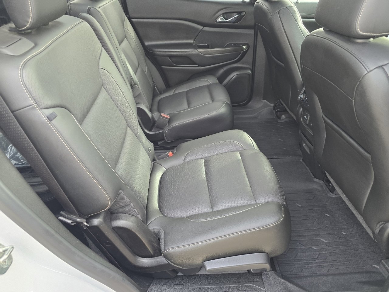 Used 2019 GMC Acadia SLT w/ LPO, Floor Liner Package image 23