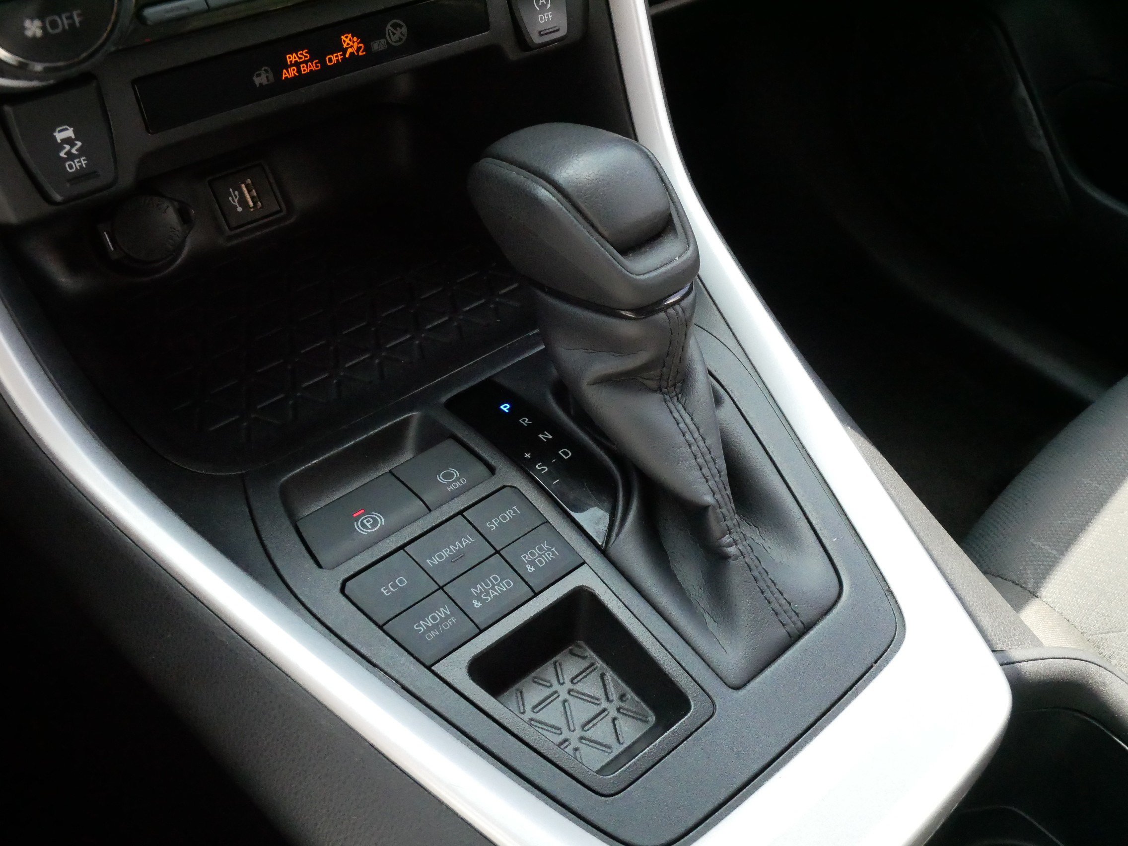 Certified 2025 Toyota RAV4 XLE AWD/4WD image 24