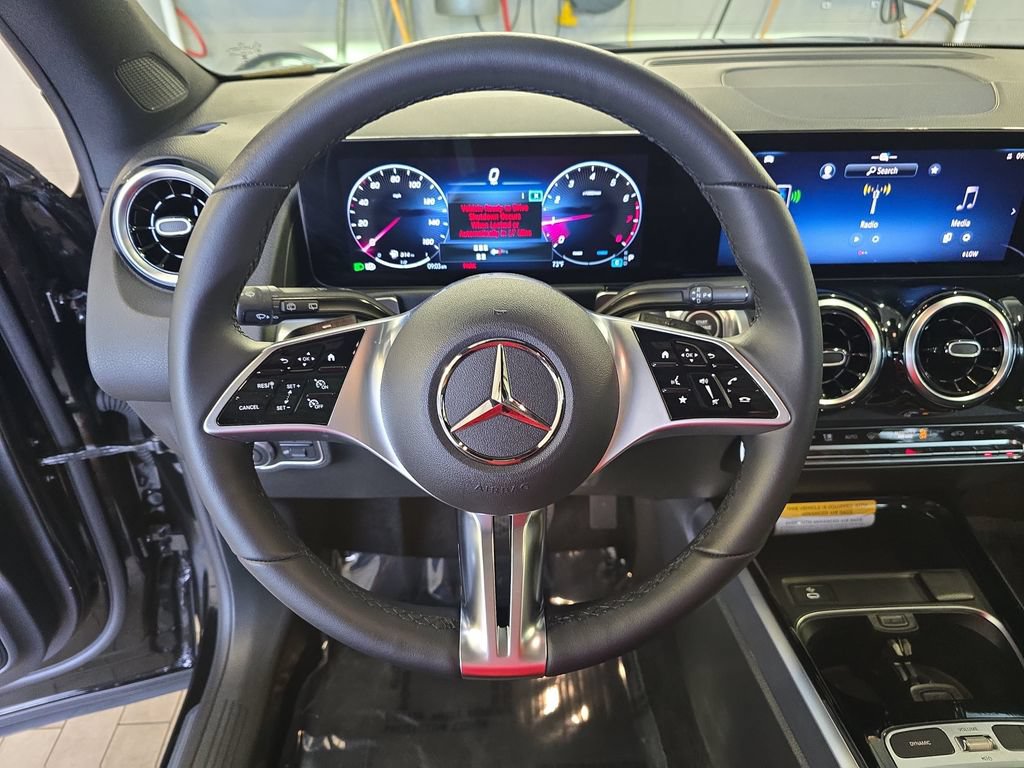 Used 2026 Mercedes-Benz GLB 250 image 21