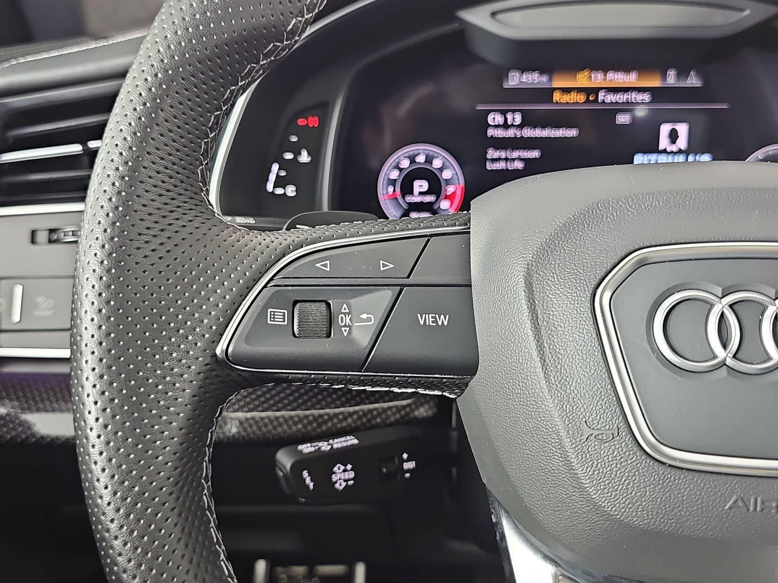 Used 2023 Audi SQ8 Prestige AWD/4WD image 16