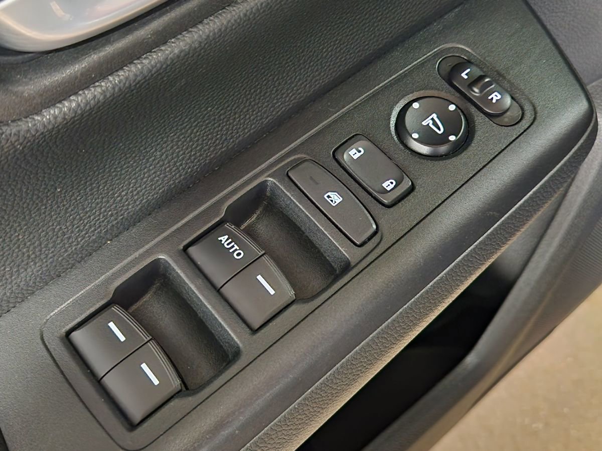 Used 2024 Honda CR-V LX image 43