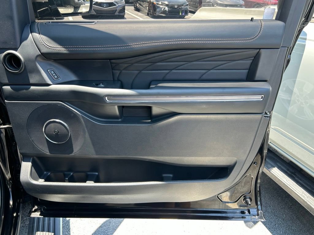 Used 2023 Ford Expedition Max Platinum AWD/4WD image 38