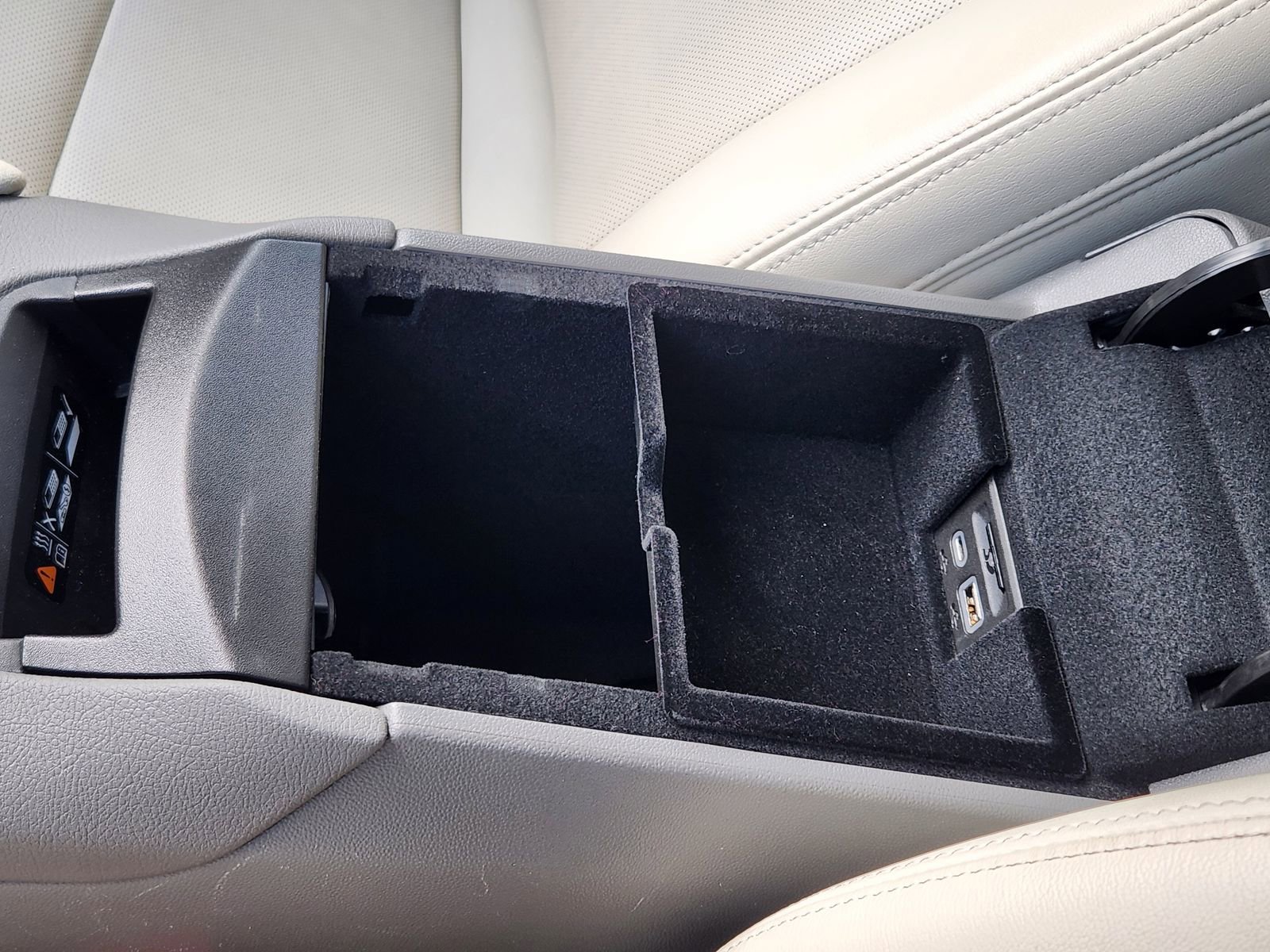 Used 2023 Cadillac XT5 Premium Luxury w/ Technology Package image 22