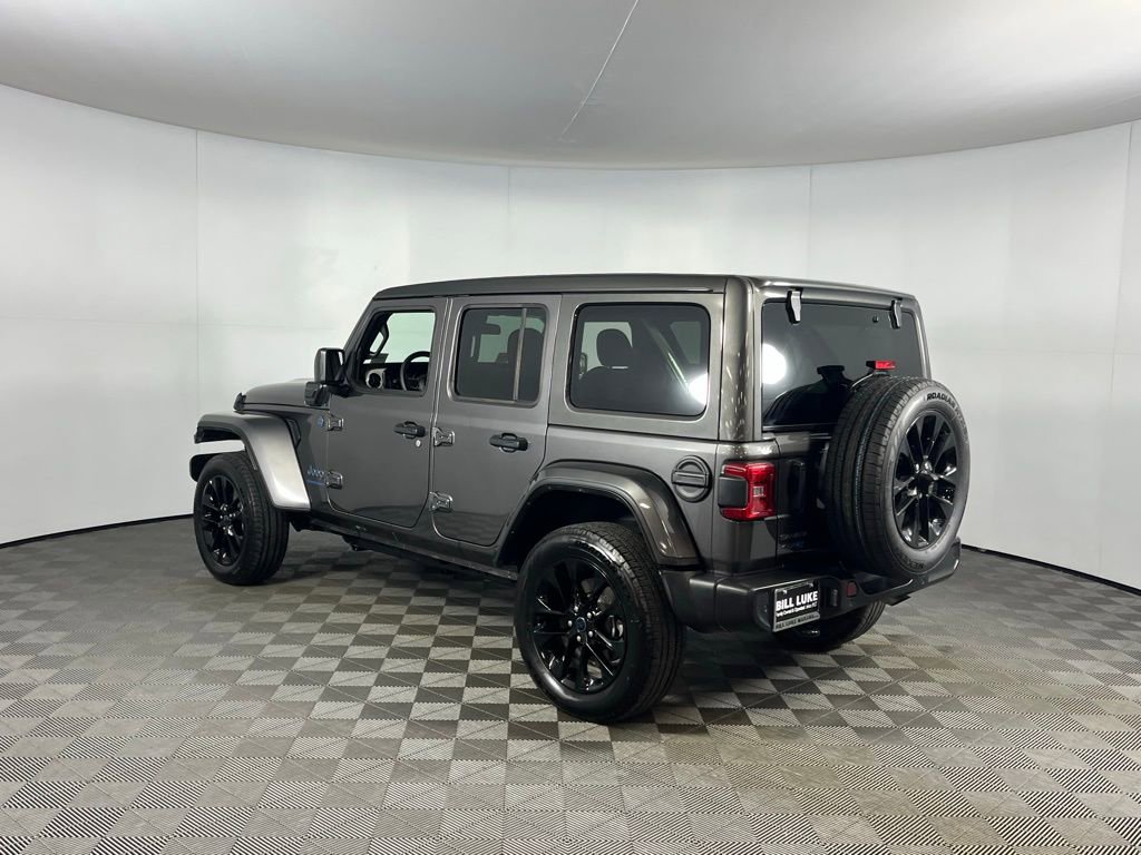 Used 2025 Jeep Wrangler Unlimited Sahara w/ Safety Group image 9