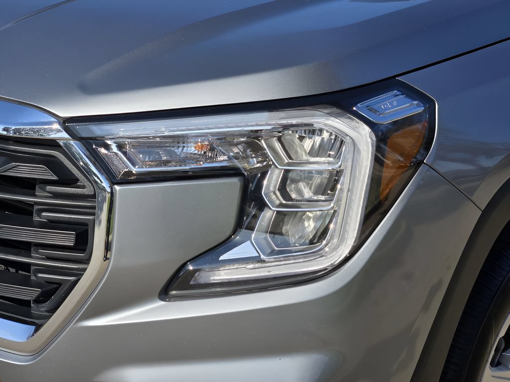 Used 2024 GMC Terrain SLE AWD/4WD image 9