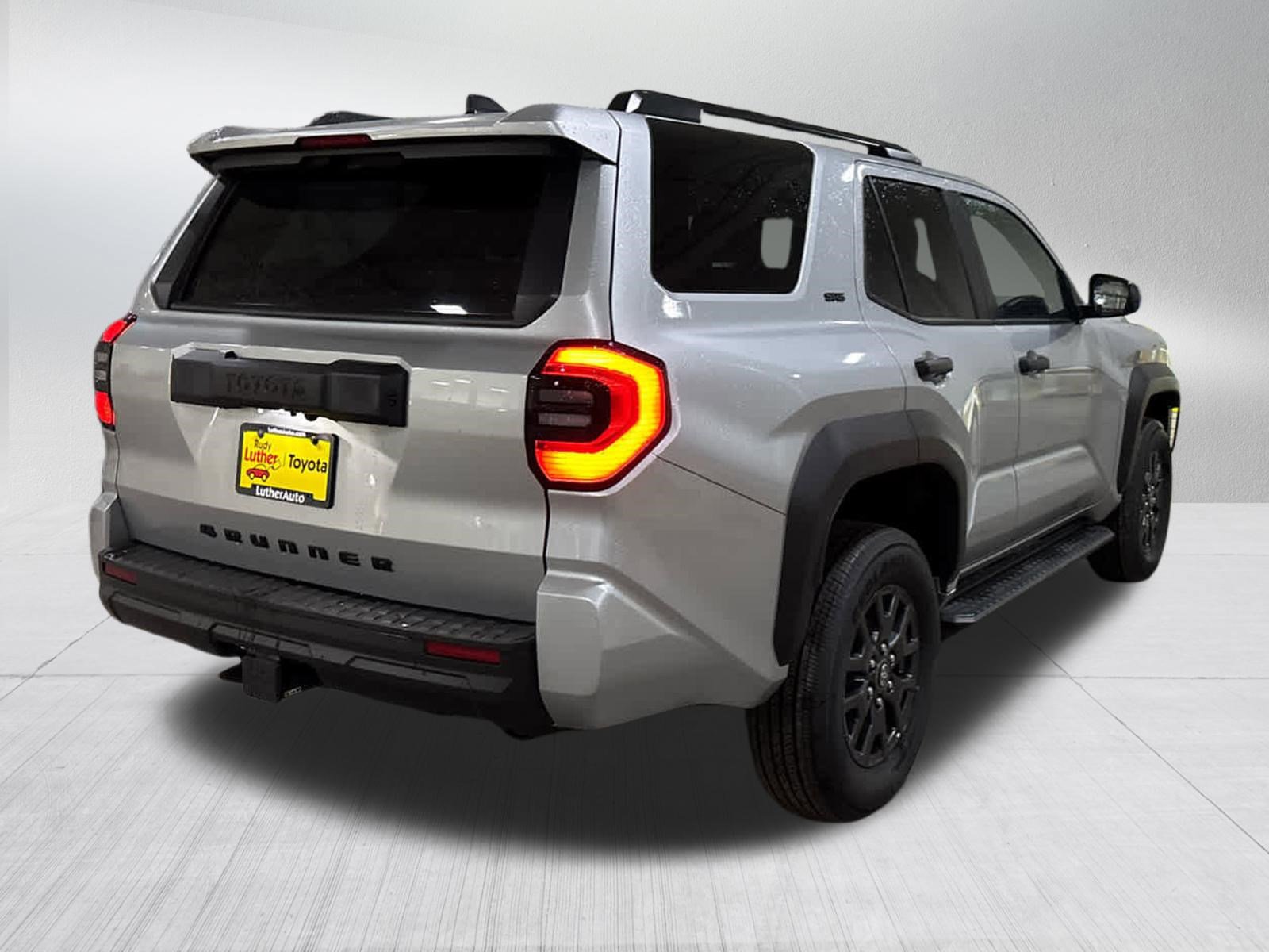 Used 2025 Toyota 4Runner SR5 image 6