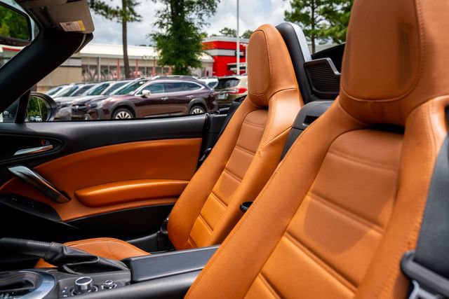 Used 2020 FIAT 124 Spider Lusso w/ Convenience Group RWD image 7