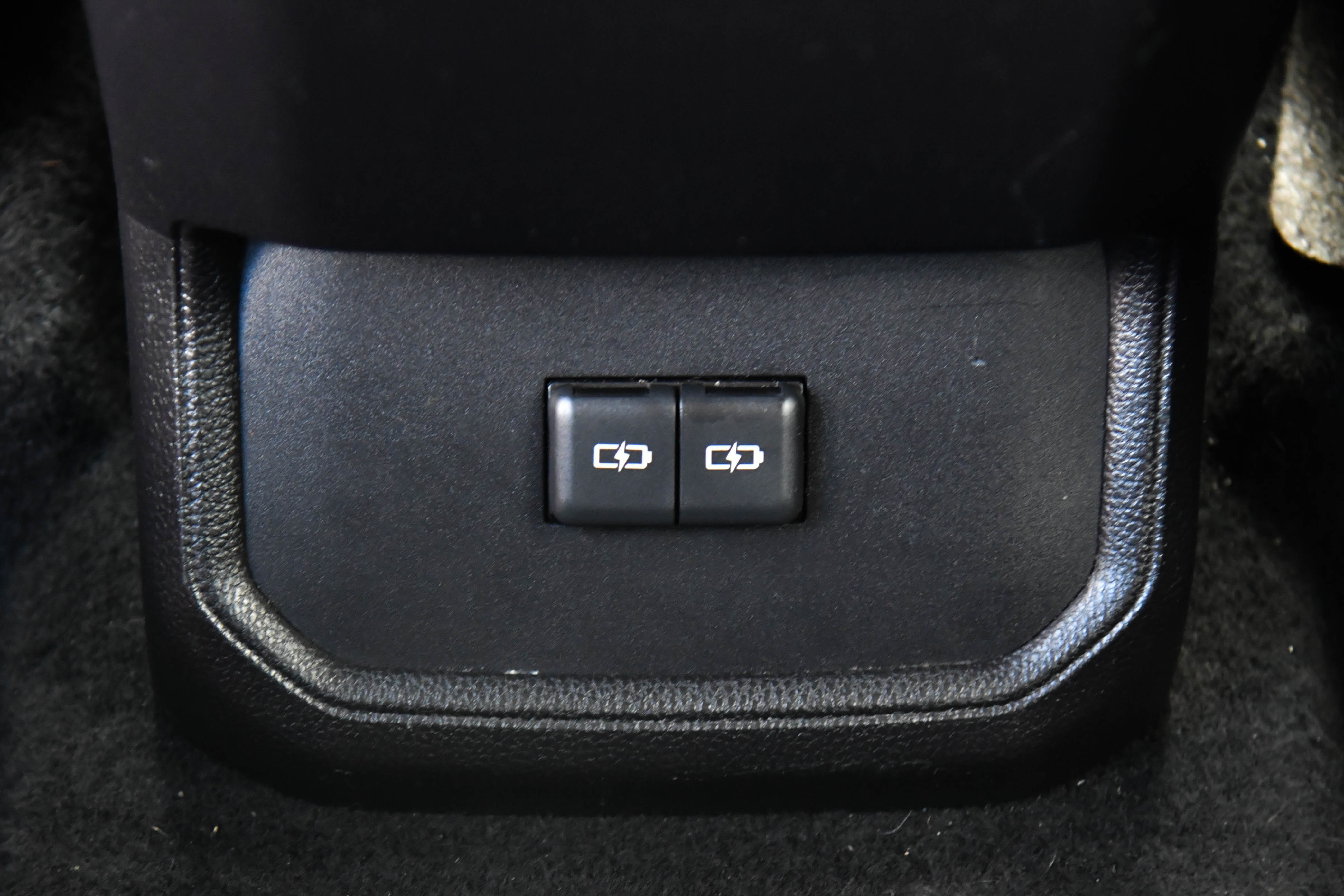 Used 2023 Toyota Highlander XLE AWD/4WD image 43