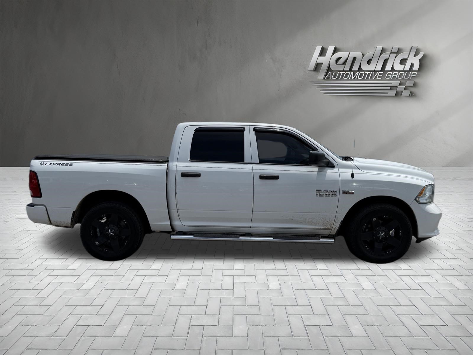 Used 2014 RAM 1500 Express RWD image 10