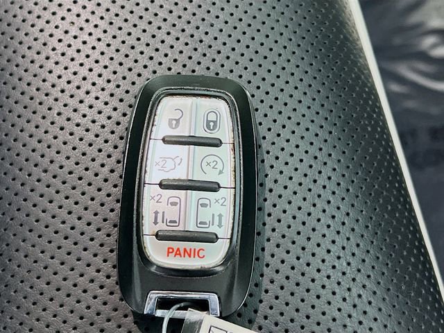 Used 2022 Chrysler Pacifica Limited image 33