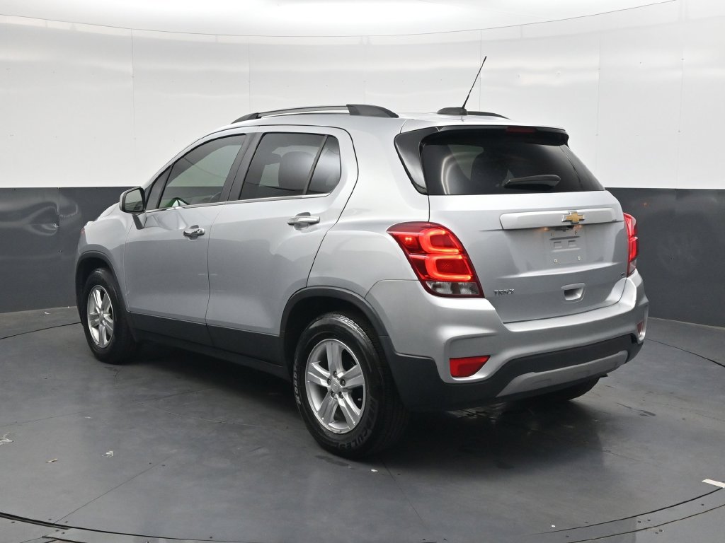 Used 2020 Chevrolet Trax LT w/ LT Convenience Package FWD image 6