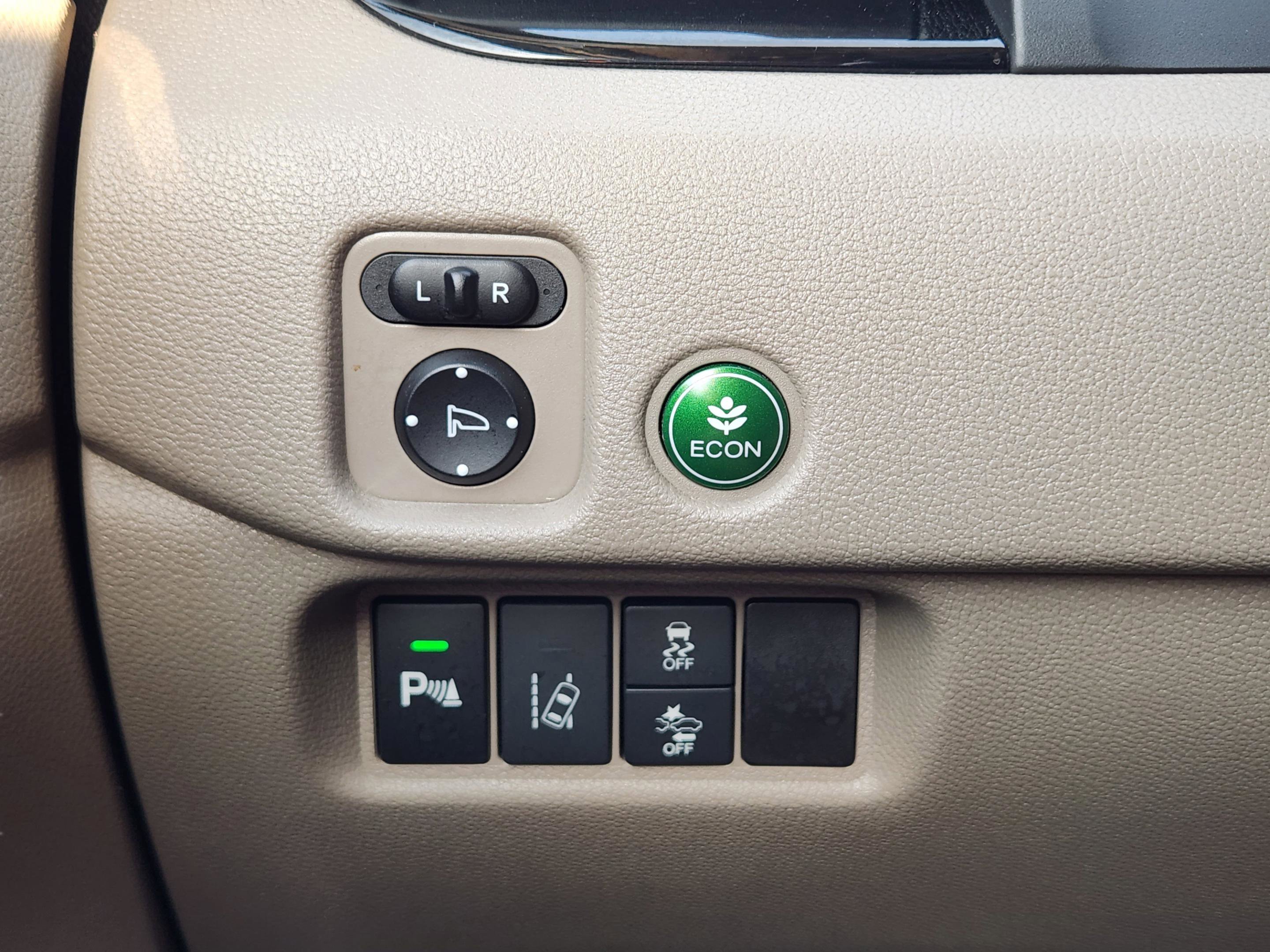 Used 2018 Honda Pilot Elite image 16