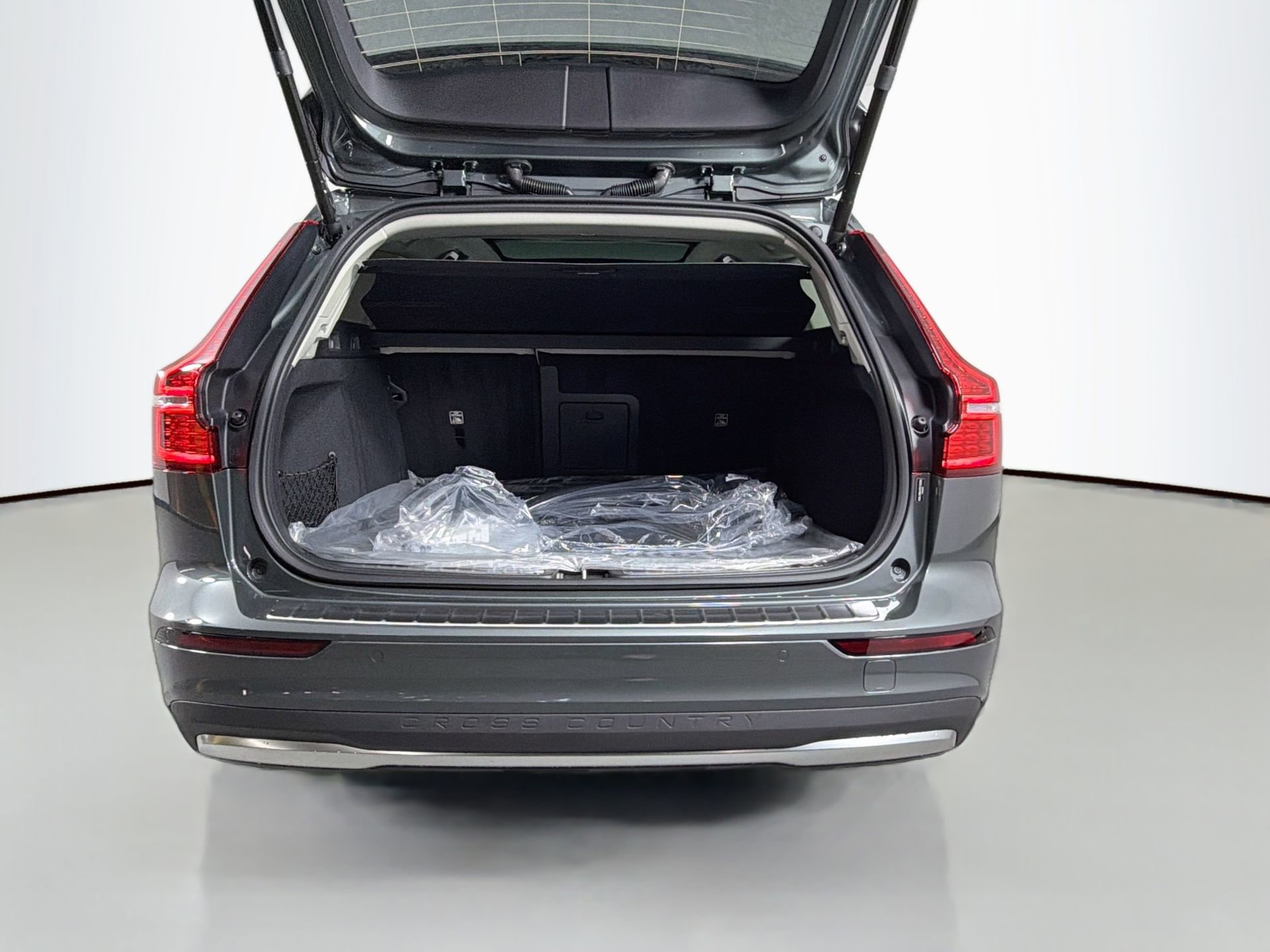 New 2026 Volvo V60 B5 Cross Country Ultra w/ Protection Package Premier AWD/4WD image 27