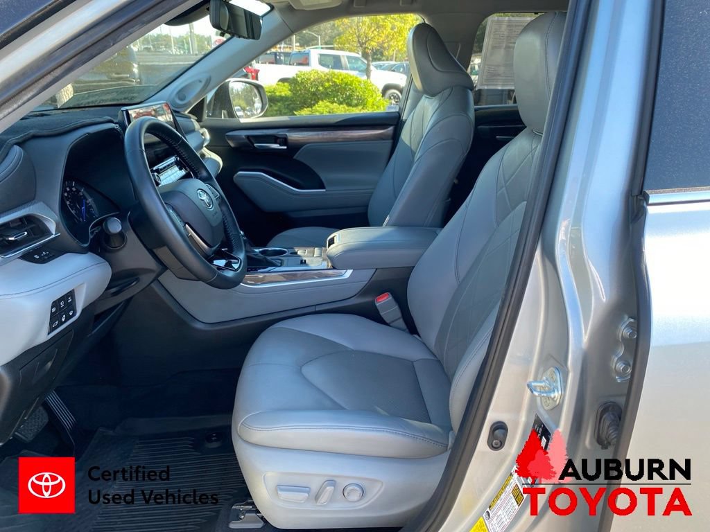 Certified 2021 Toyota Highlander Platinum AWD/4WD image 38