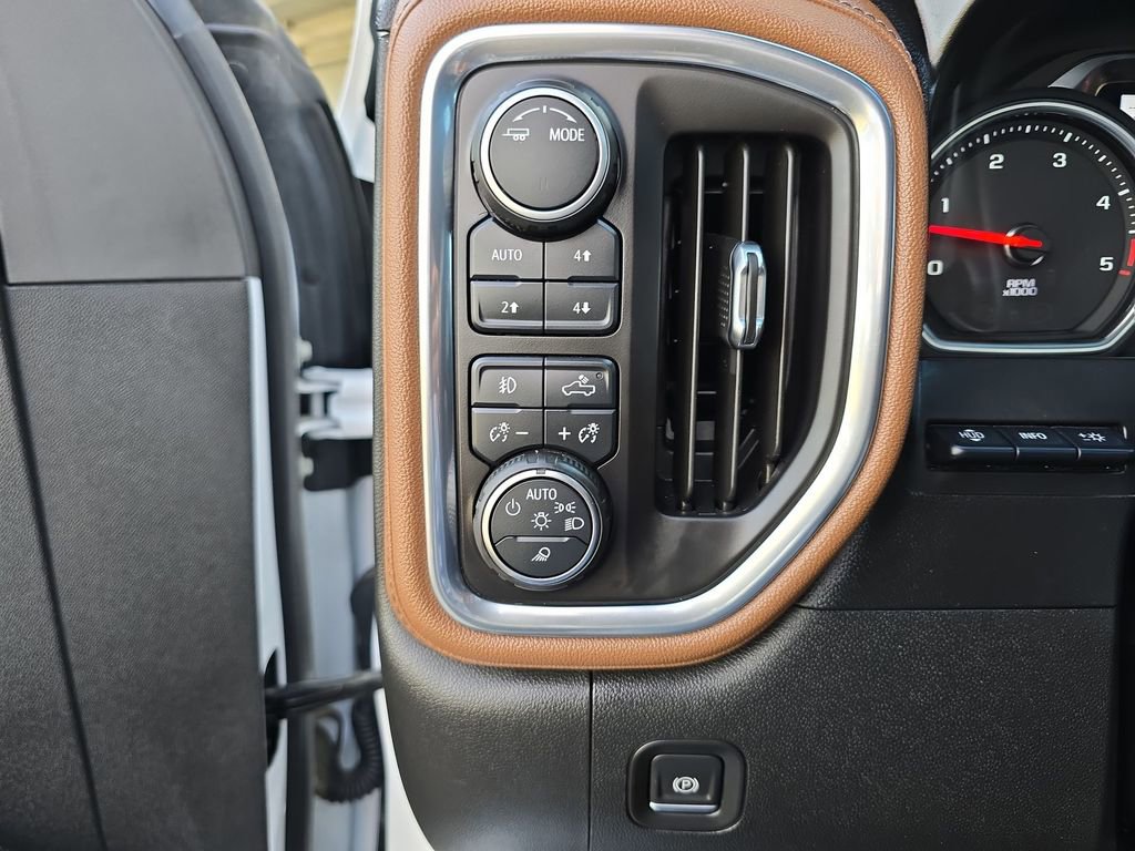 Used 2020 Chevrolet Silverado 2500 High Country AWD/4WD image 21