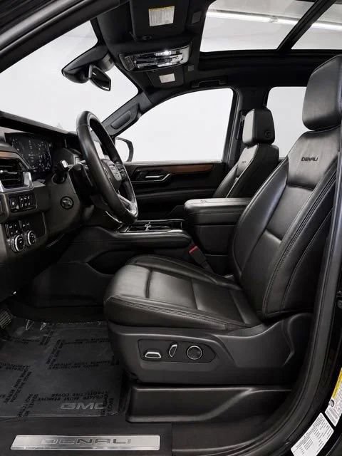 Used 2026 GMC Yukon Denali w/ Sun & Power Step Package AWD/4WD image 10