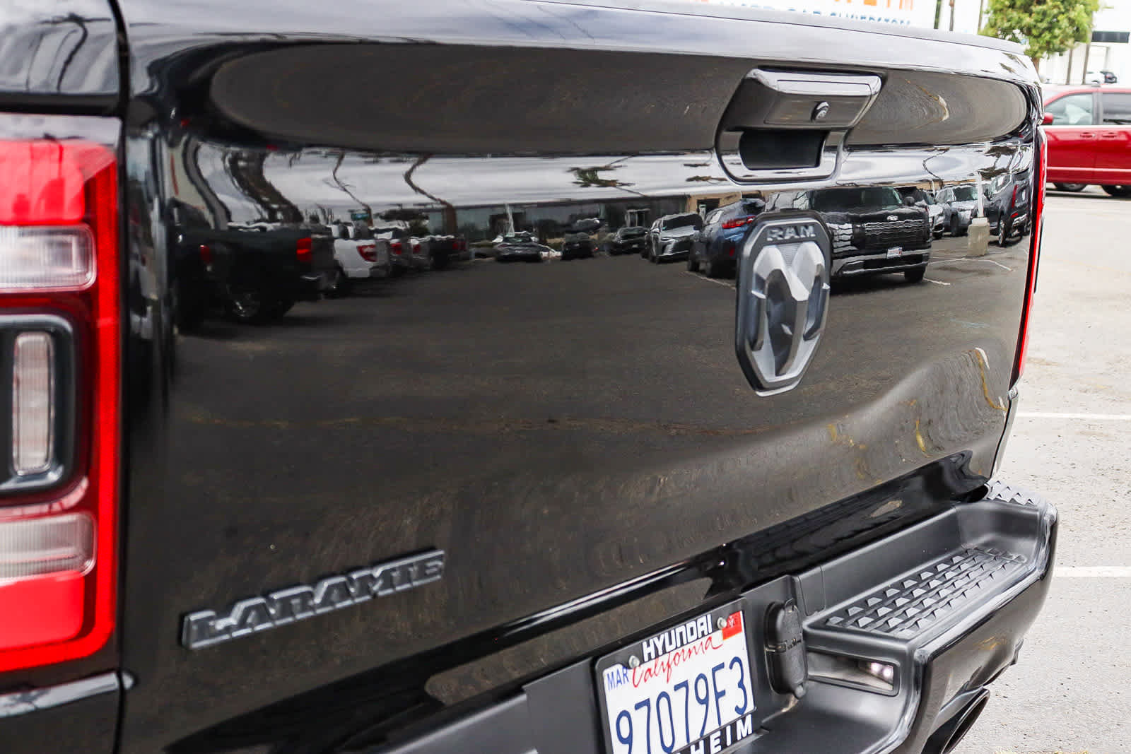 Used 2019 RAM 1500 Laramie RWD image 10