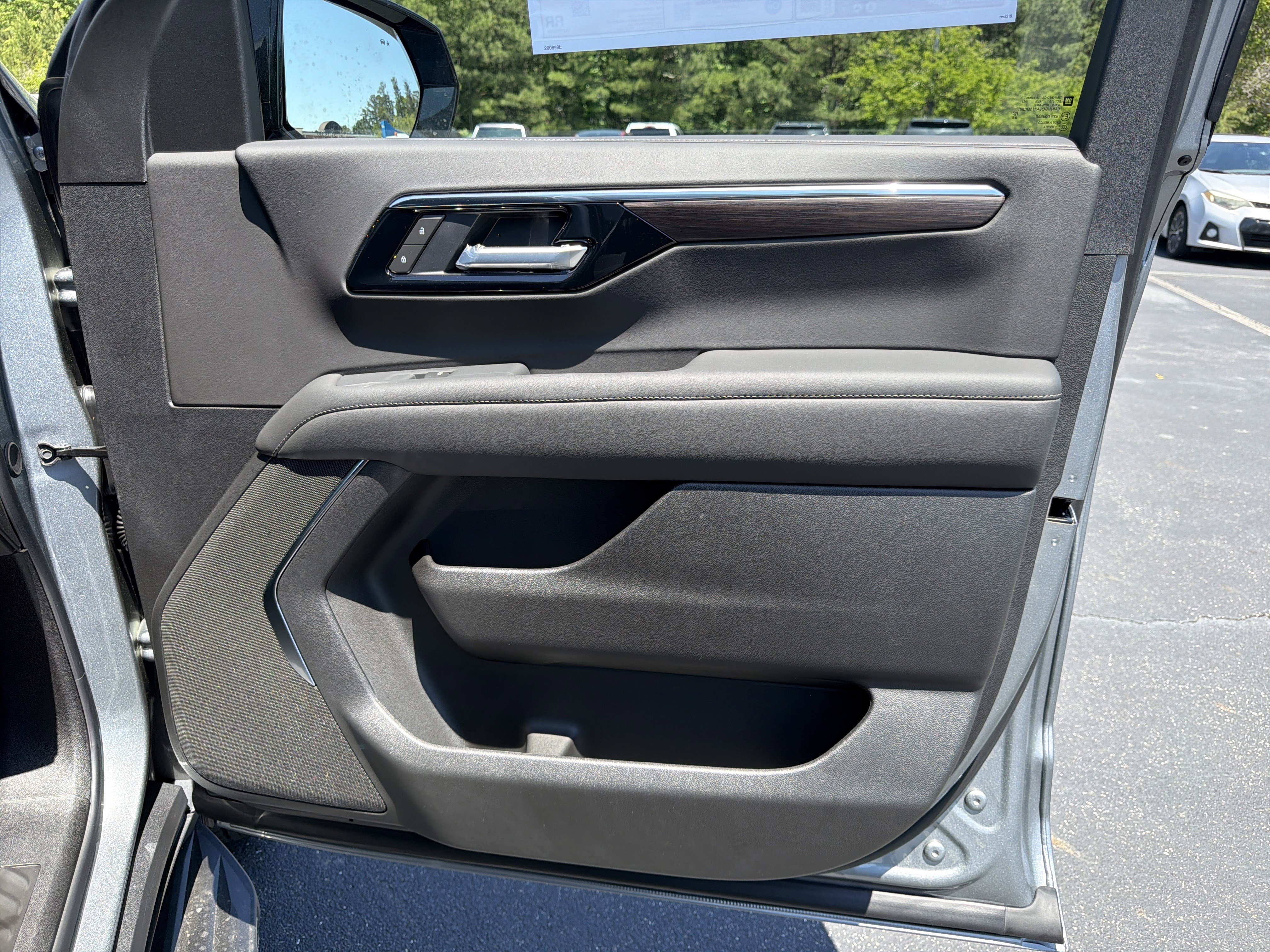 New 2026 Chevrolet Tahoe LS w/ LS Custom Edition AWD/4WD image 14