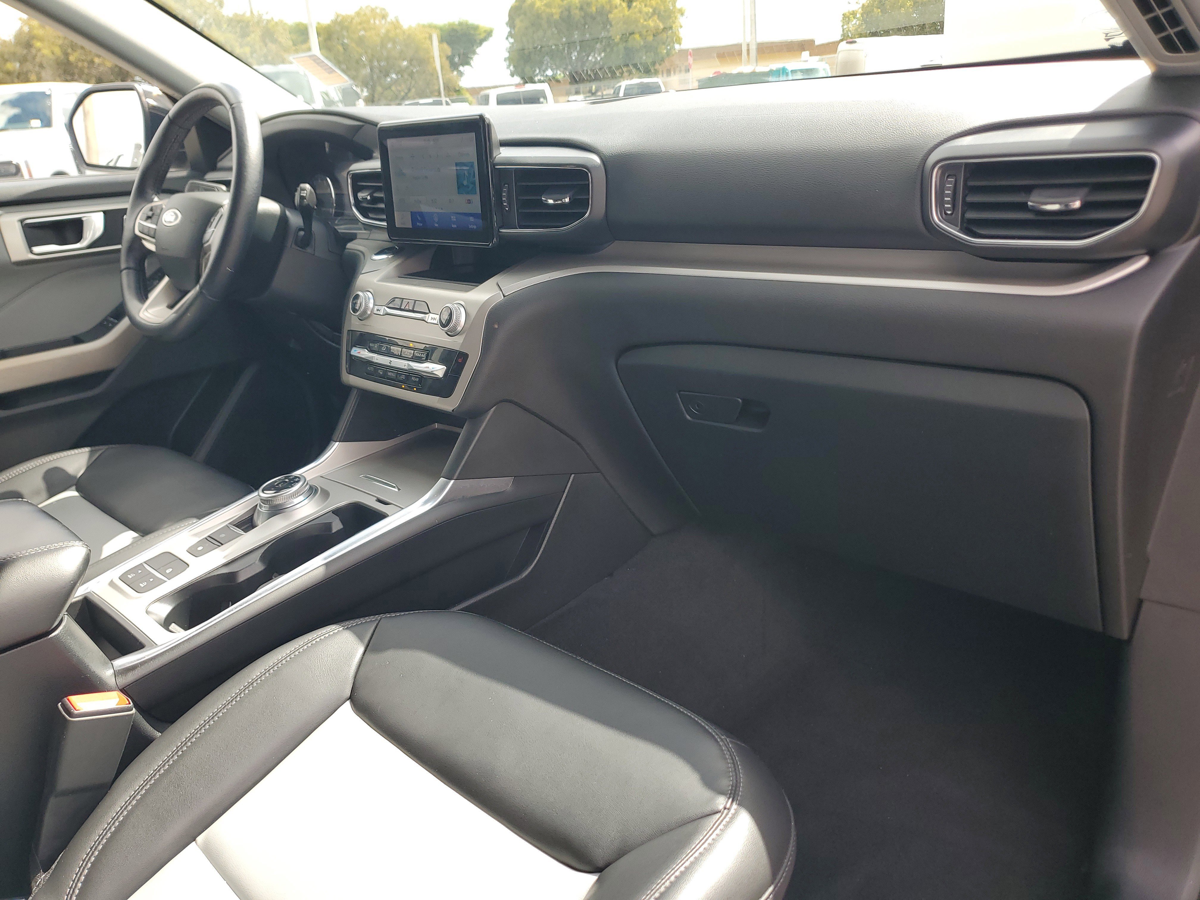 Used 2023 Ford Explorer XLT w/ Equipment Group 202A image 21