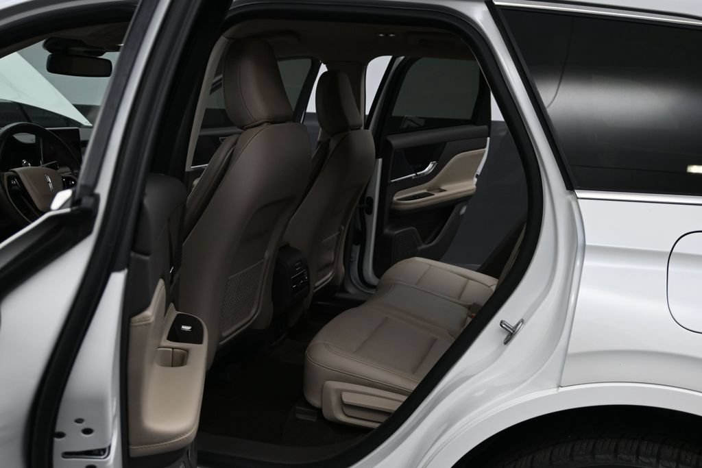 Used 2021 Lincoln Corsair AWD image 18
