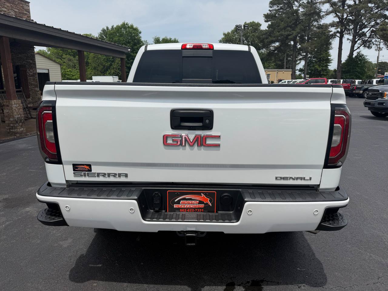 Used 2016 GMC Sierra 1500 Denali w/ Enhanced Driver Alert Package AWD/4WD image 3