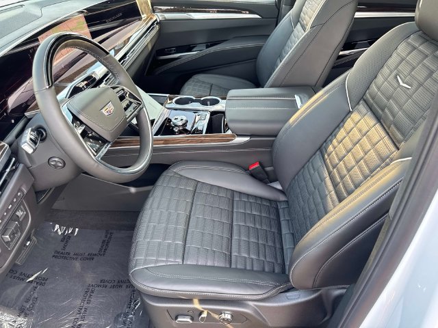New 2026 Cadillac Escalade Platinum Sport w/ LPO, Floor Liner Package AWD/4WD image 23